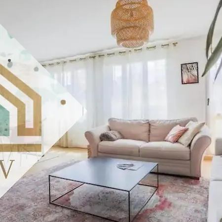 The Pearl Apartment *